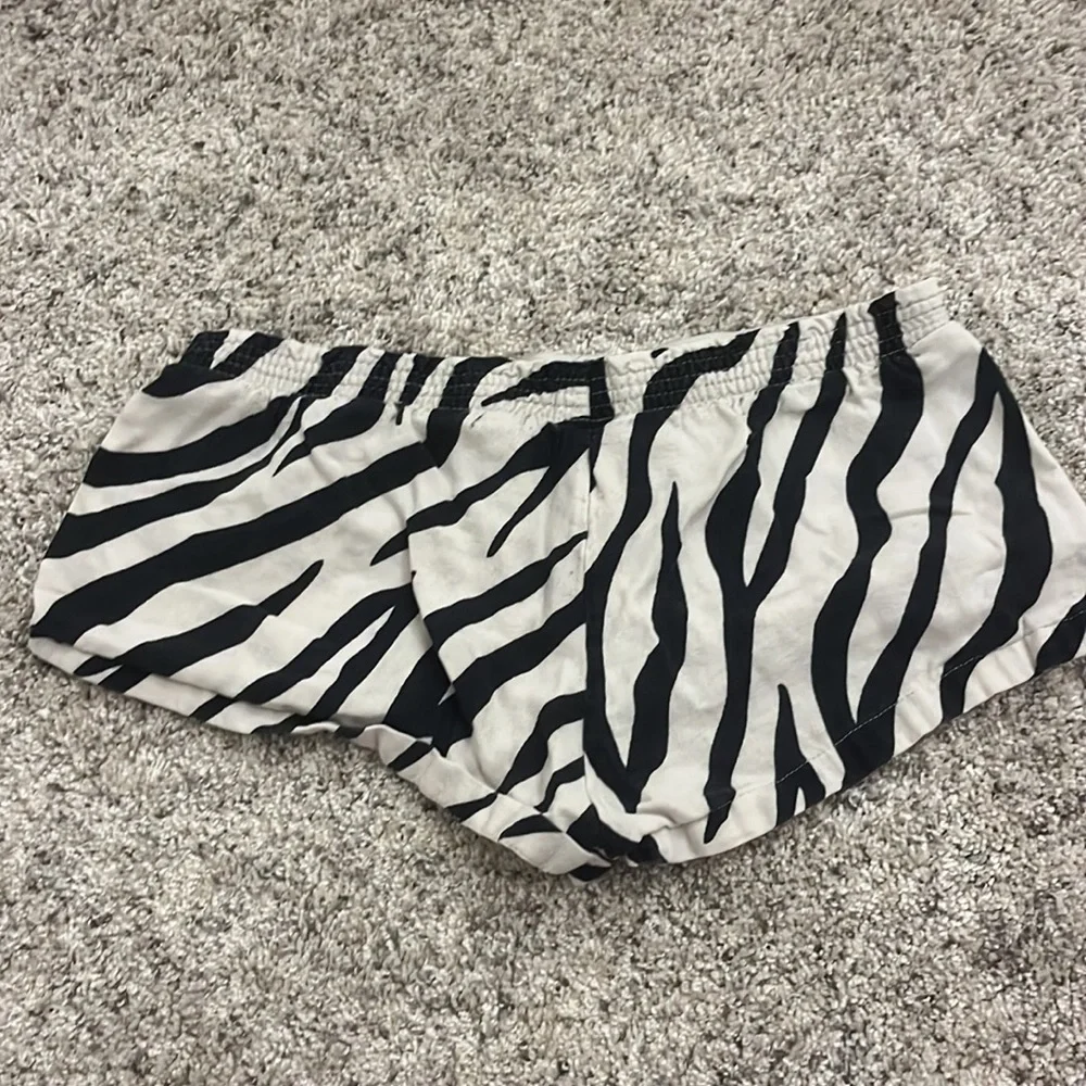 Zebra shorts - Picture 2 of 2